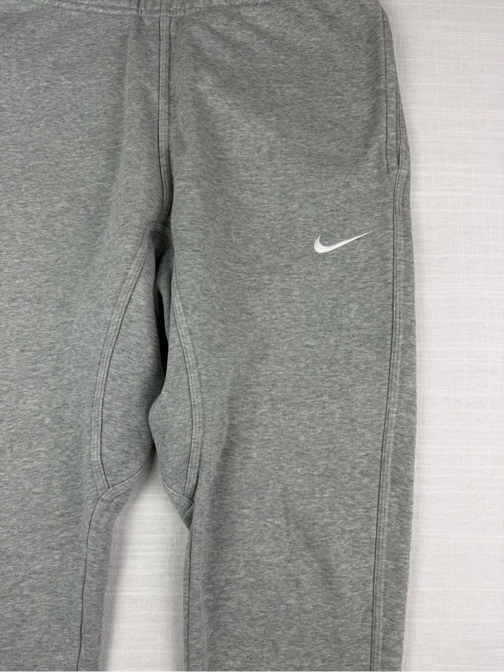 Nike Club Jogger Sweatpants Slim Tapered Sportswear Pant in Grey Men’s Size M